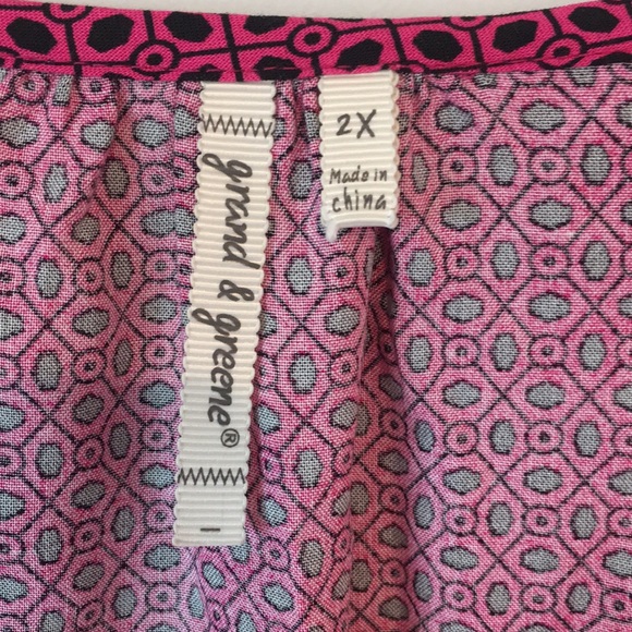 NWOT! GRAND & GREENE magenta pink and black blouse. Rhinestone buttons. Size 2X - Picture 5 of 6
